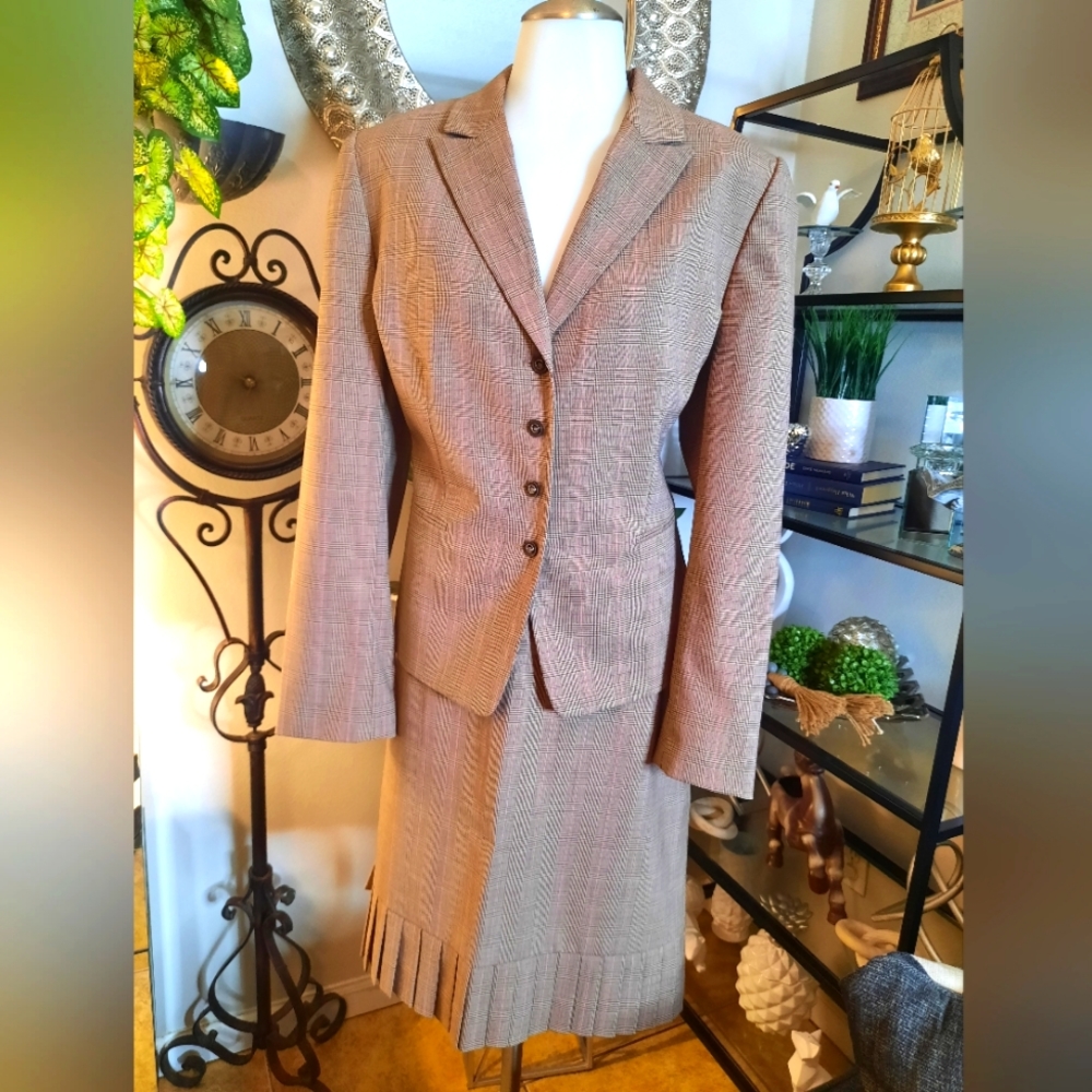 Two piece skirt suit
